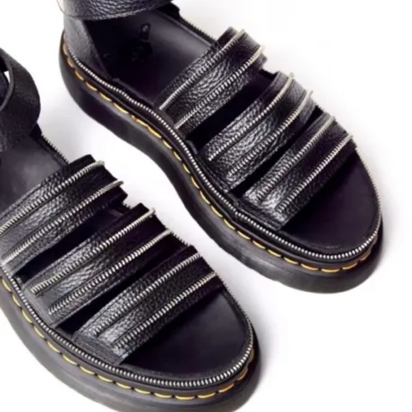 Urban Outfitters Dr Martens Clarissa 11 Quad Hdw Sandal Black Leather - Picture 3 of 9